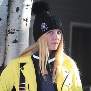 NWT Snow society beanie